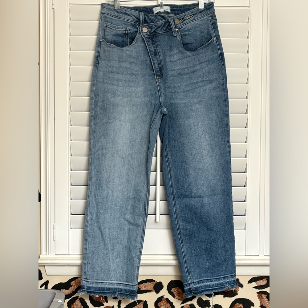 Risen Jeans Straight Leg Jeans Crossover Button Waist Split Wash